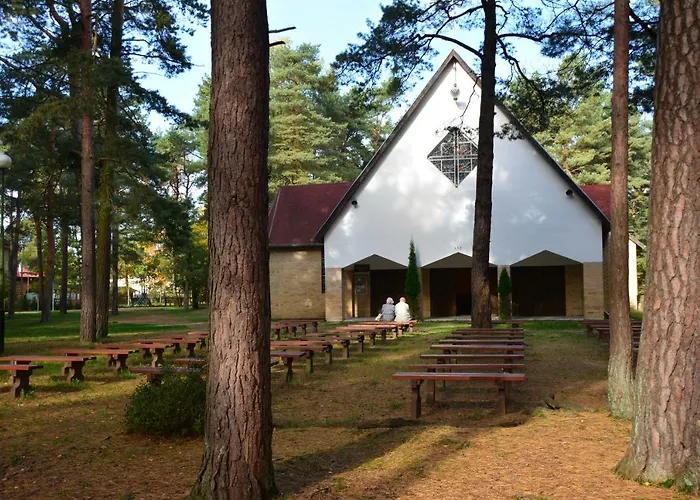 Pod Sosnami Pogorzelica (Gmina Rewal)